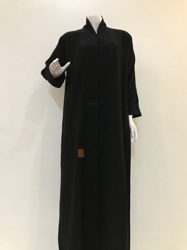 عباية مقلمة وكُم مقلوب