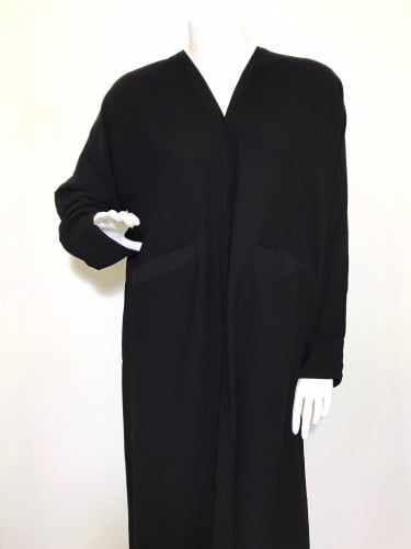 عباية عملية بجيوب أمامية