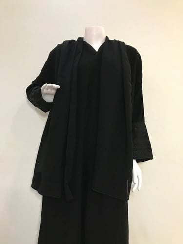 عباية كم مزخرف