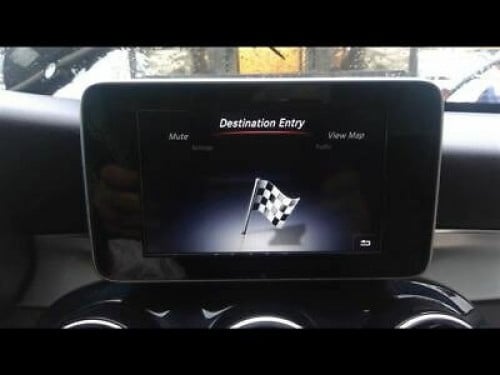 شاشة مرسيدس سي - جي ال سي