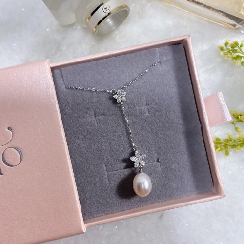 عقد زهرة اللؤلؤ