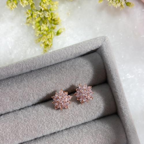 حلق زهرة اللوتس