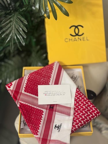 شماغ شانيل الاحمر