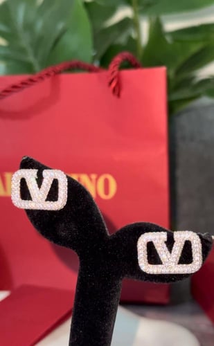 حلق فالنتينو فضي مع الملحقات