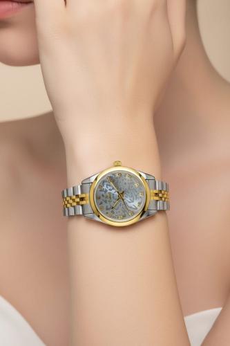 ساعه نسائية ماركة ايفرد ذهبي وفضي ميناء ابيض صدفي