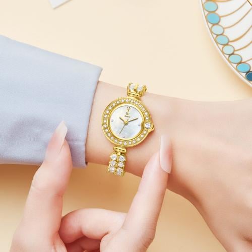 ساعة مناسبات نسائية ماركة ايفرد ذهبي ميناء ابيض