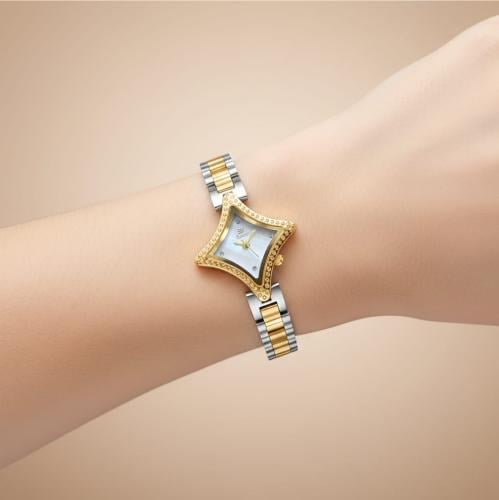 ساعه نسائية ماركة ايفرد ذهبي وفضي ميناء ابيض