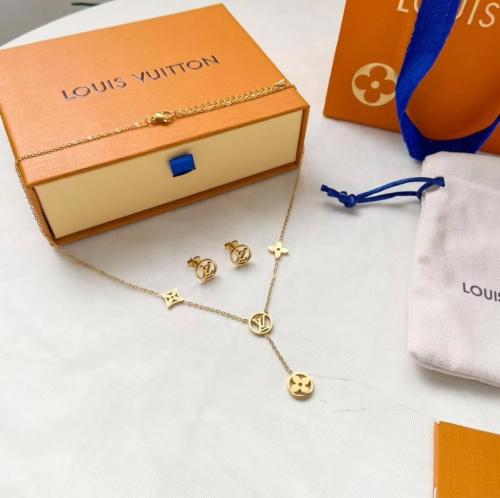 طقم لويس فيتون