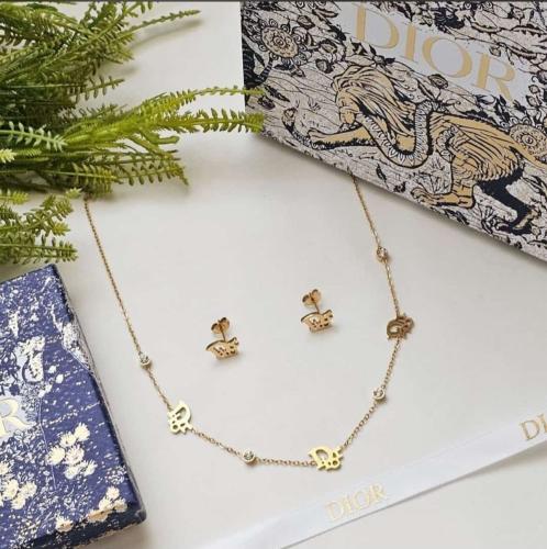 طقم ديور ذهبي