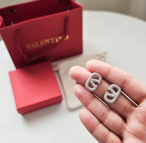 حلق فالنتينو فضي مع الملحقات