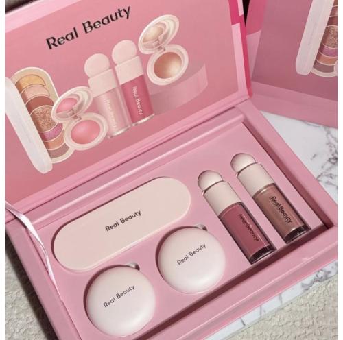 طقم مكياج فاخر