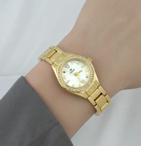 ساعه نسائية ماركة ايفرد ذهبي ميناء ابيض