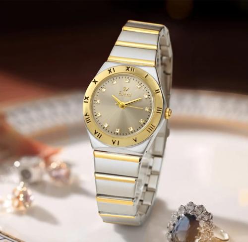 ساعه نسائية ماركة ايفرد ذهبي وفضي ميناء رمادي