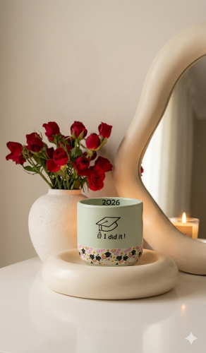 Graduation cup with a distinctive frame with elega...