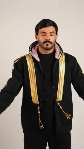 هودي بتصميم البشت خيالي