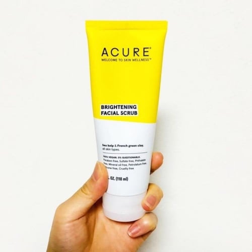 اكيور - مقشر للوجه لتفتيح البشرة وتوحيد اللون وتجد...