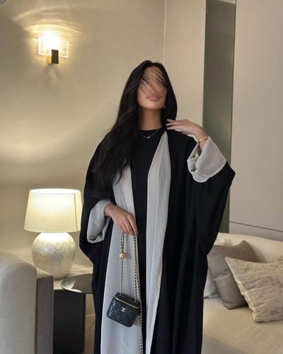 عباية نص بشت دبل فيس شيفون ابيض منقط وبلاك بيري