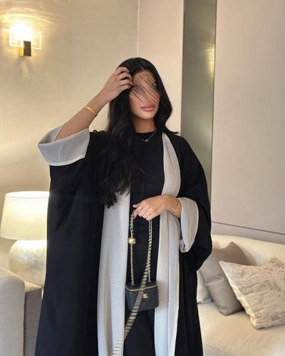 عباية نص بشت دبل فيس شيفون ابيض منقط وبلاك بيري