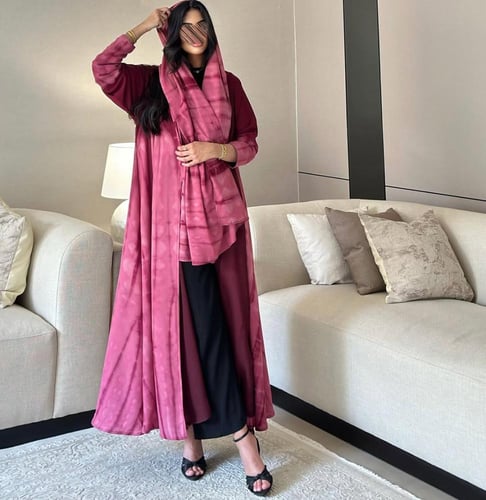 عباية نص كلوش شيفون مبطن وردي