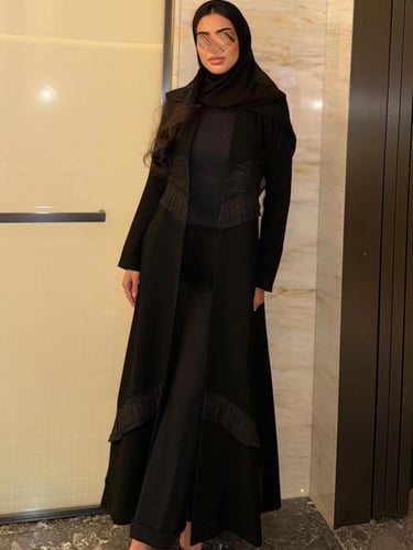 عباية كريب اسود مبطن