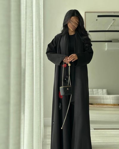 عباية كريب تايواني مع ورد اورقانزا