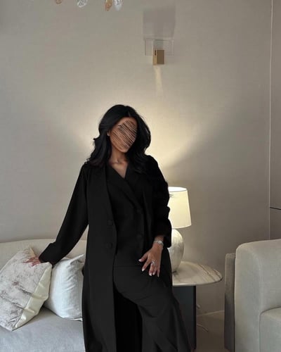 عباية بليزر كريب اسود مع طقم داخلي قطعتين القصة عا...