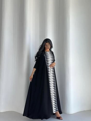 عباية كريب اسود فاحم القصة تربل كلوش