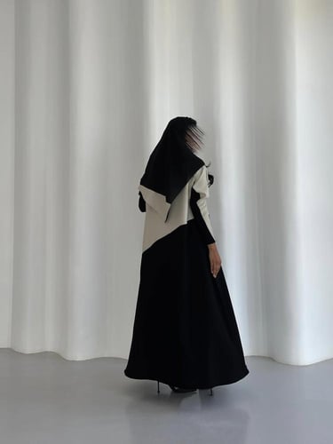 عباية كريب بيج واسود فاحم نص كلوش