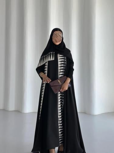 عباية كريب اسود فاحم القصة تربل كلوش