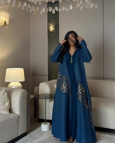 عباية لنن هندي مع شك وتطريز ذهبي القصة كلوش.