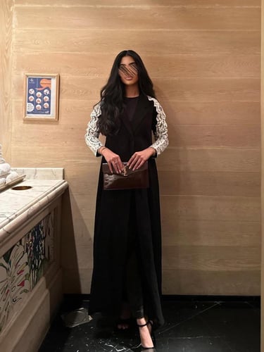 صيفية " يتوفر منها خيار شتوي عباية كريب اسود فاحم...