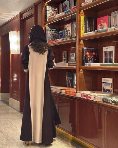 عباية كريب باربي نص كلوش