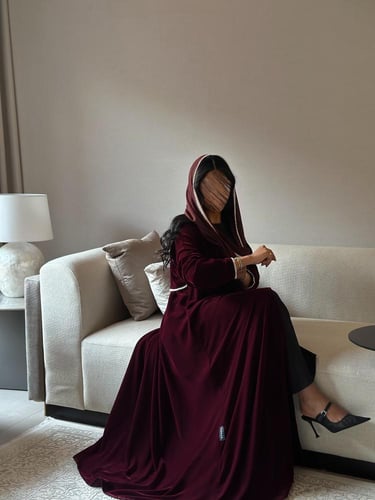 عباية مخمل كوري عودي طايح كلوش مع لولو