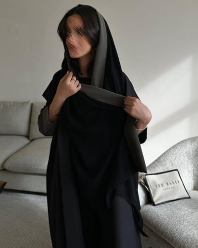 عباية نص بشت كريب اسود مع اكمام سيراميك اندونيسي ز...