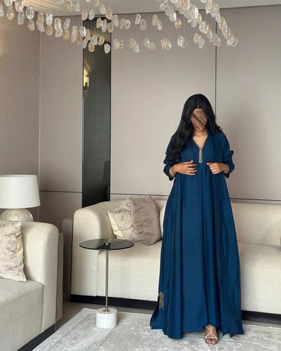 عباية حرير مغسول هندي مع شك خرز القصة كلوش.