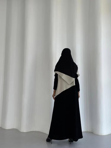 عباية كريب بيج واسود فاحم نص كلوش