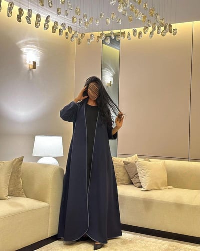 عباية كريب تايواني كحلي مع اطراف قيطان ازرق كحلي ك...