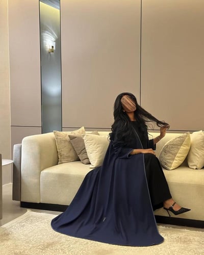 عباية كريب تايواني كحلي مع اطراف قيطان ازرق كحلي ك...