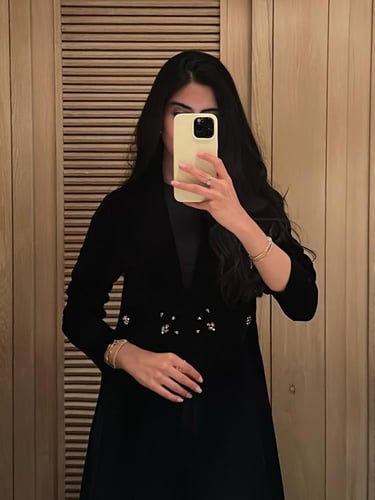 عباية مخمل اسود مع كرستال سوارفسكي