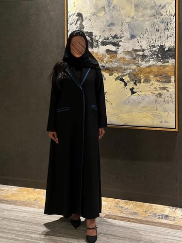 عباية بليزر مبطن كتان اسود مع قيطان تركواز