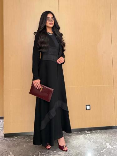 عباية كريب اسود مبطن