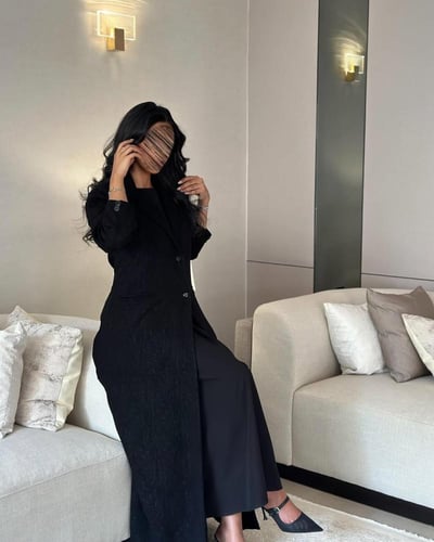 عباية بليزر مبطن كريب مشجر لمعه خفيفه