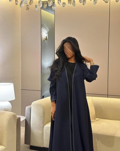 عباية كريب تايواني كحلي مع اطراف قيطان ازرق كحلي ك...