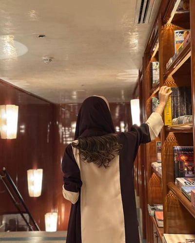 عباية كريب باربي نص كلوش