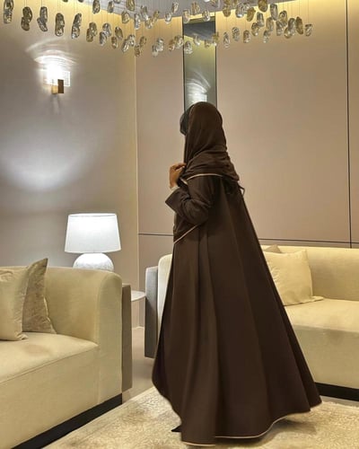 عباية كريب تايواني بني مع اطراف قيطان بيج كلوش