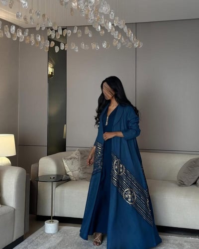 عباية لنن هندي مع شك وتطريز ذهبي القصة كلوش.