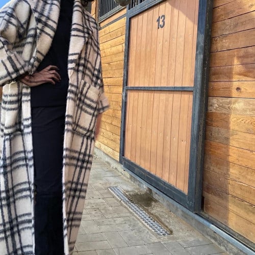 فروة * عباية