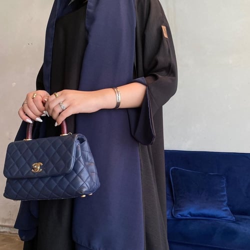 عباية لنن امريكي اسود ، الكم مبطن كحلي ، قصة كلوش.