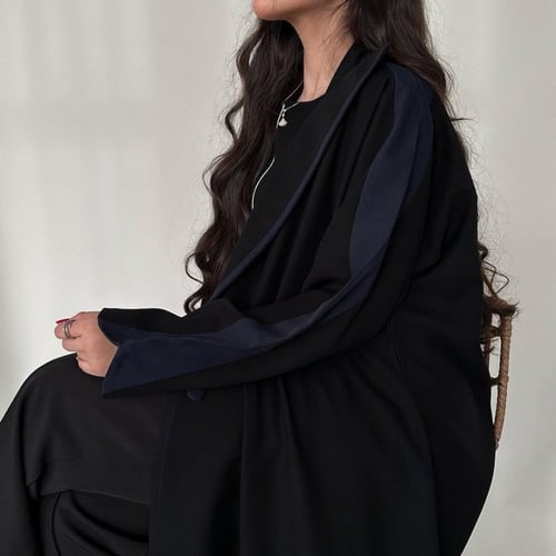 عباية كلوش اسود مع كحلي القماش كتان