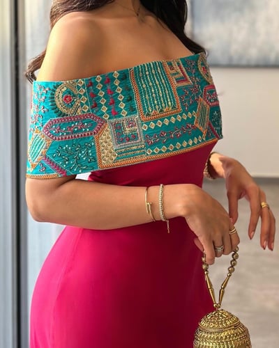 فستان تفته ستريتش فوشي مع تطريز هندي تركواز